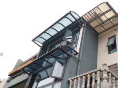 城市建設(shè)中設(shè)置成都雨棚的重要性
